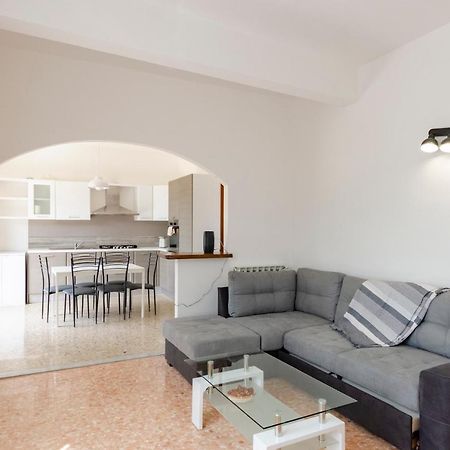Joivy Family Flat With 3 Balconies, 10 Min To Beach Moneglia Kültér fotó