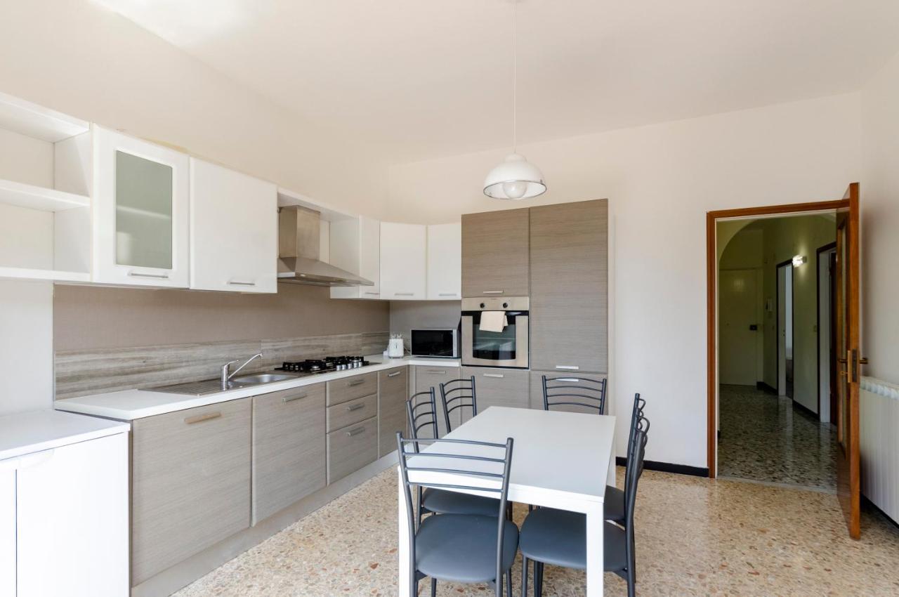 Joivy Family Flat With 3 Balconies, 10 Min To Beach Moneglia Kültér fotó