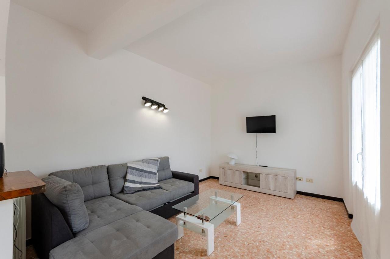 Joivy Family Flat With 3 Balconies, 10 Min To Beach Moneglia Kültér fotó